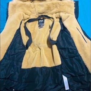 Women Zara winter Jacket Size S- barely used, in mint condition